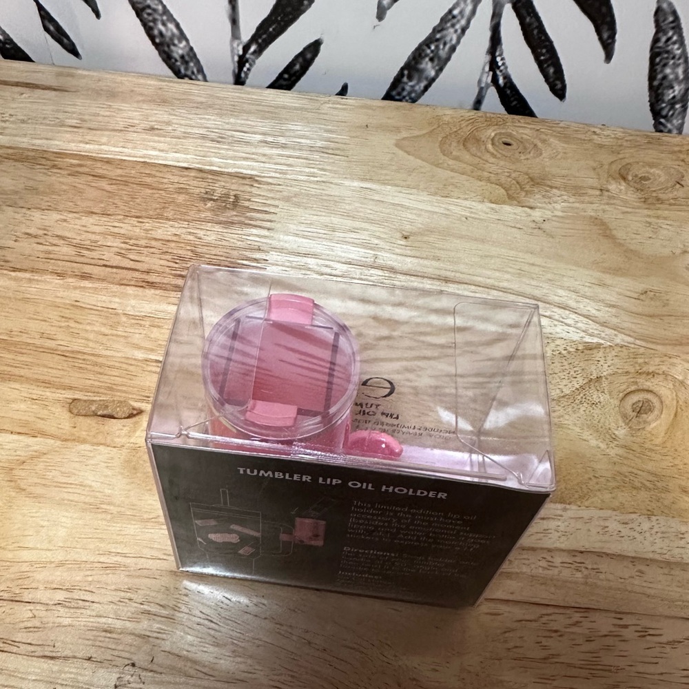 e.l.f. Tumbler Lip Oil Holder - Picture 3 of 3
